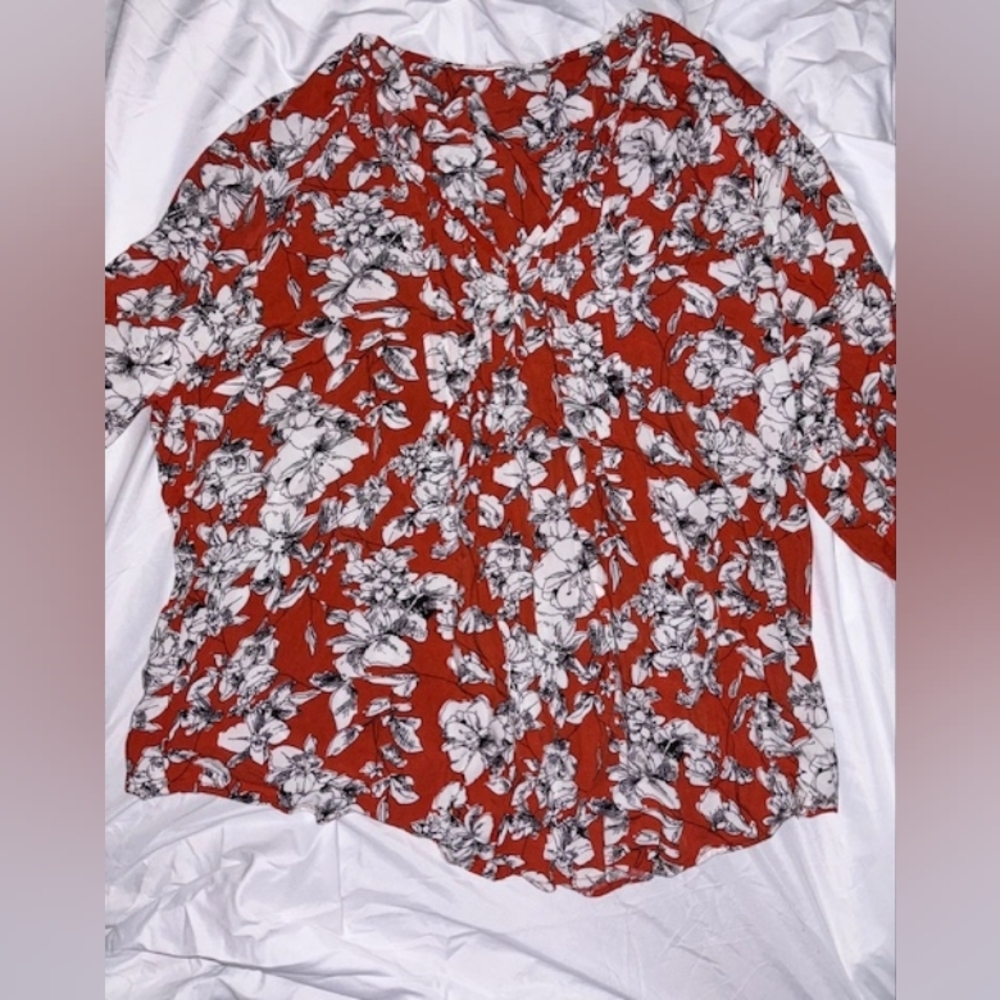 Fun 2 Fun Red and White Floral Blouse